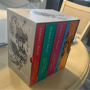 A Court of Thorns and Roses Box Set
